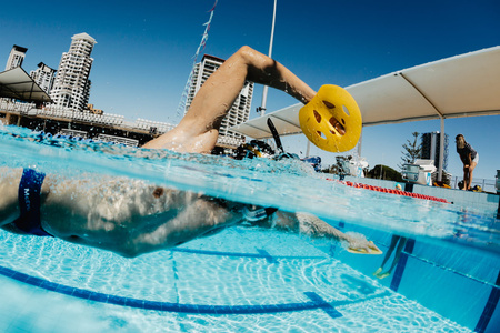 Wiosełka treningowe pływackie Finis Manta Yellow